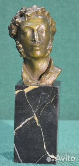 Бюст Пушкин