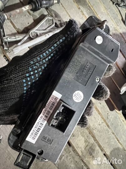 Блок управления стеклоподъемниками Geely MK