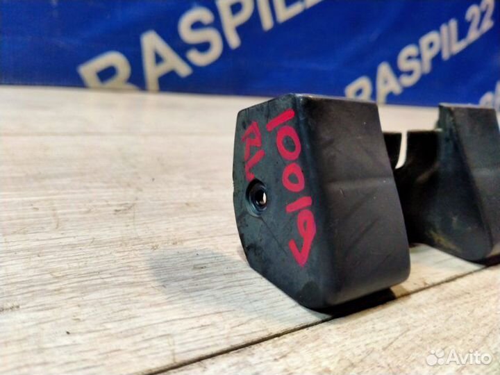 Молдинг на заднюю арку Toyota Mark Ii JZX100 1jzge