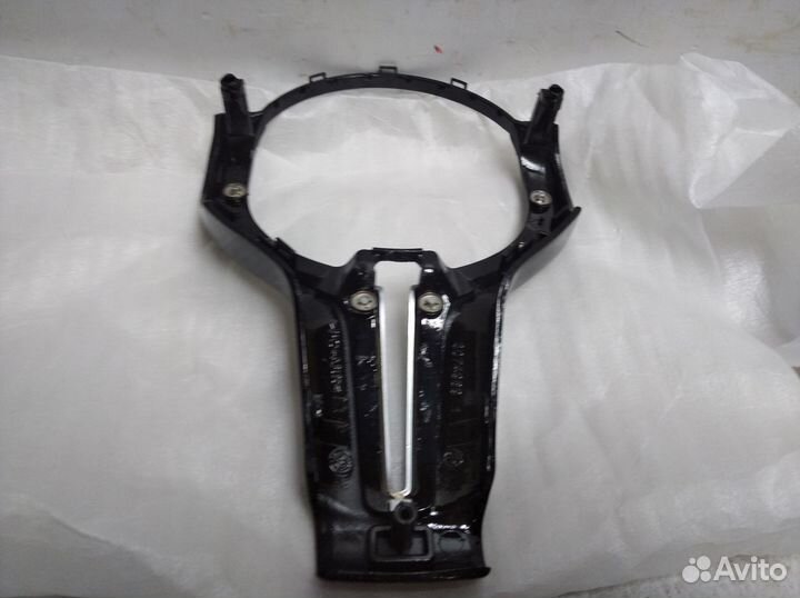 Карбоновая вставка M-Performance в руль BMW