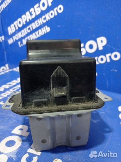 Усилитель двери Toyota Camry 40 седан 2008