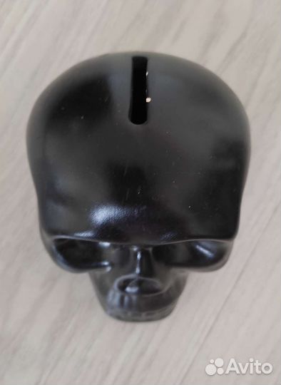 Копилка в виде черепа
