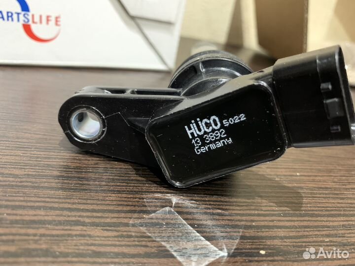 Катушка зажигания Hitachi/Huco для Volvo 30684245