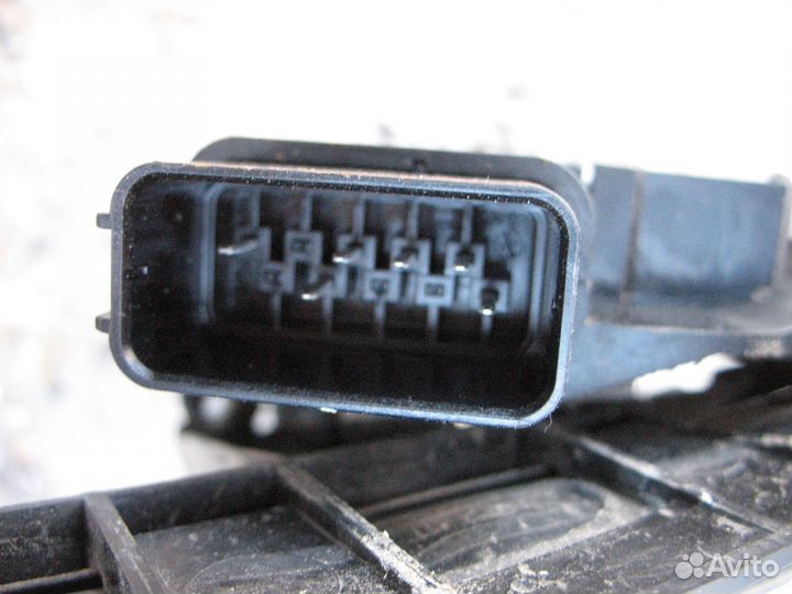 Замок задней двери седан Ford Focus 2