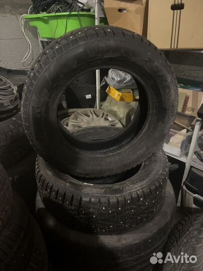 Pirelli Ice Zero 215/60 R16 83T