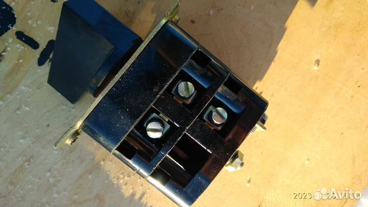 Переключатели тумблеры кнопки клемники СССР