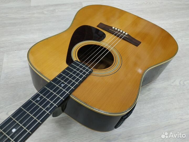 Электроакустическая гитара Yamaha (japan 80's)