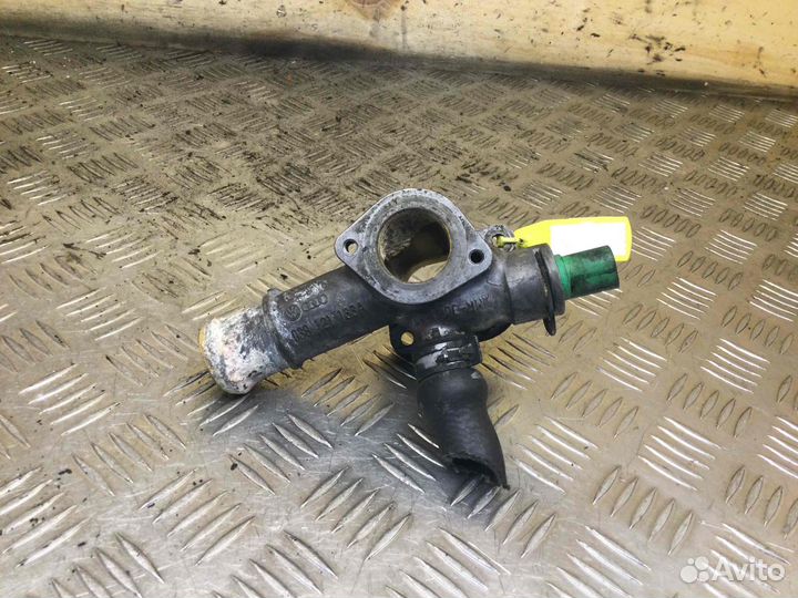 Фланец (тройник) системы охлаждения Ситроен Ц4 038