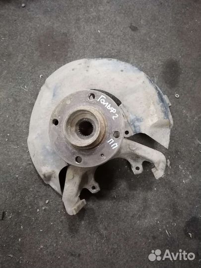 Поворотный кулак правый Volkswagen Golf 2