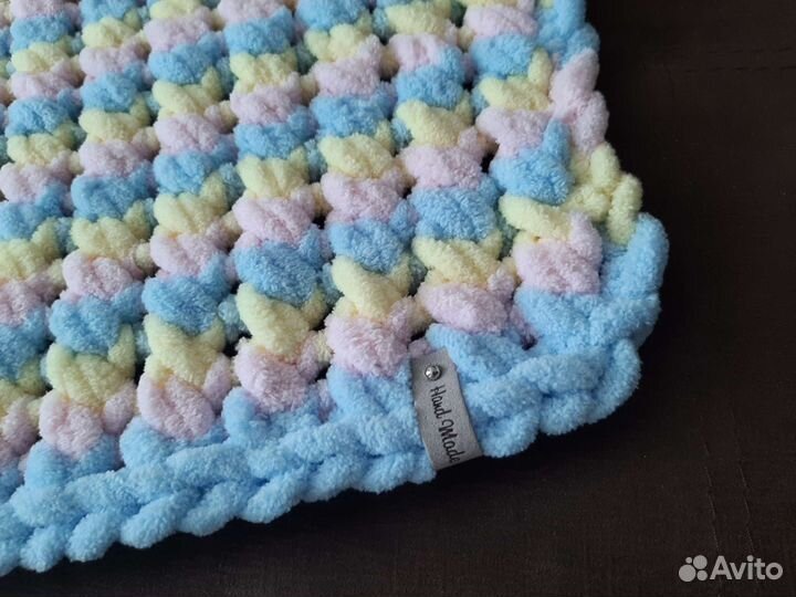 Плед вязаный ручной работы