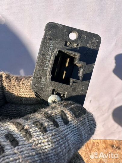 Резистор печки Kia Ceed ED хэтчбек 1.6 G4FC 2009