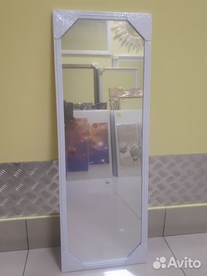 Зеркало в раме 93+33 см