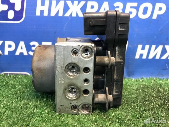 Блок ABS (насос) Mitsubishi Cedia 1.5 4G15 2003