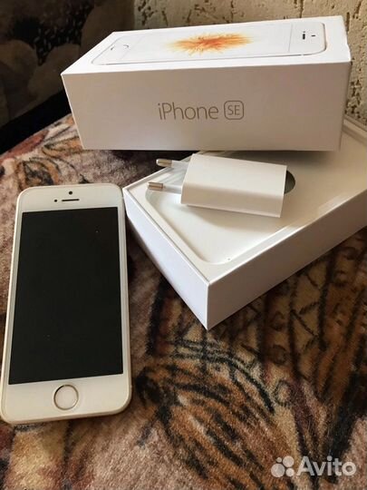 Телефон iPhone se 2016