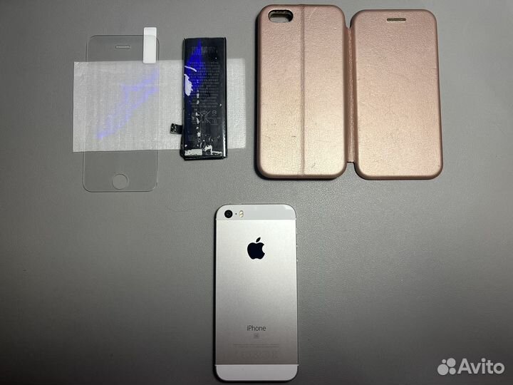 iPhone SE, 32 ГБ