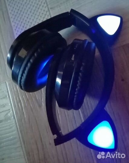 Беспроводные наушники с ушками и микрофоном