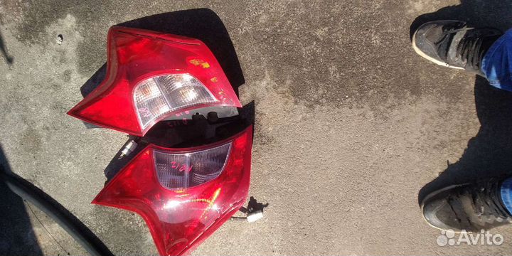 Фонарь задний nissan note