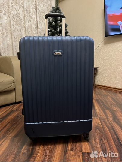 Чемодан большой