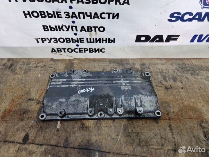 Крышка двигателя Scania DSC12