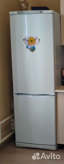 Indesit холодильник б. у. двухкамерный