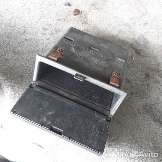 Бардачок(полочка) в консоль 8d0941561hbz Ауди А4Б5