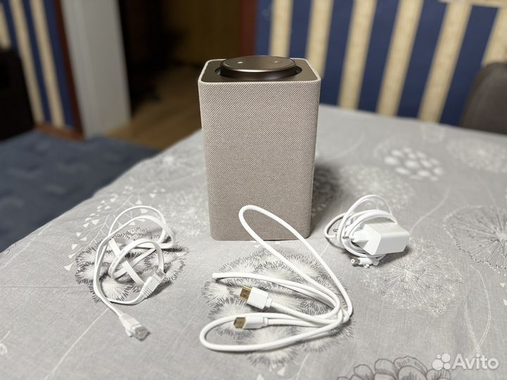 Яндекс Станция Макс, заблокированная