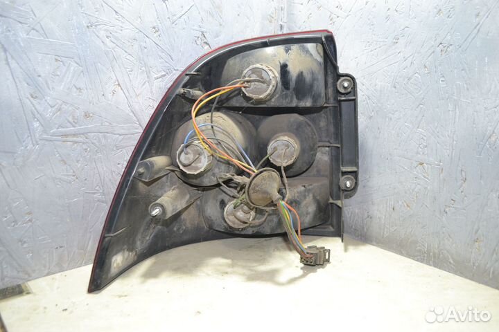 Фонарь задний правый LADA Priora