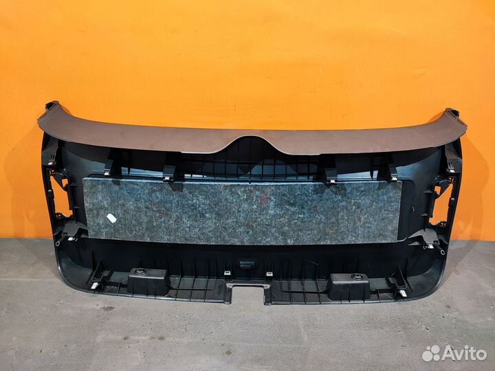 Обшивка двери багажника Volkswagen Tiguan 5N1