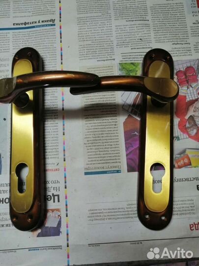 Замки, ручки для дверей