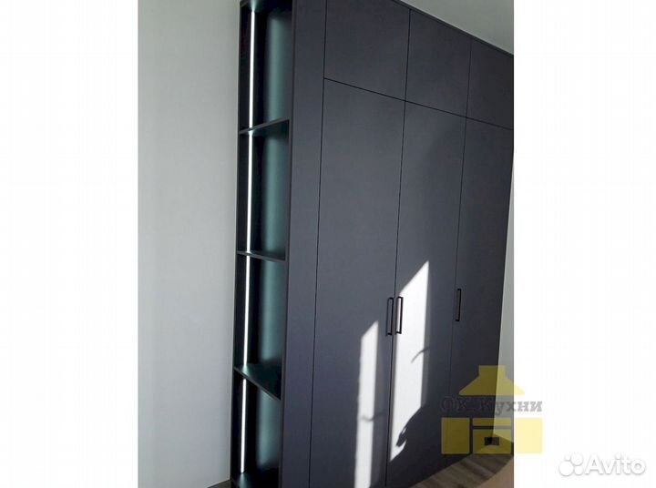 Угловой шкаф