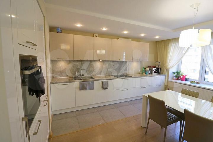 3-к. квартира, 87,4 м², 4/10 эт.