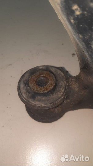 Рычаг подвески передний левый Skoda Octavia