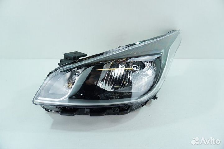 Фара левая Kia Rio 4 2017