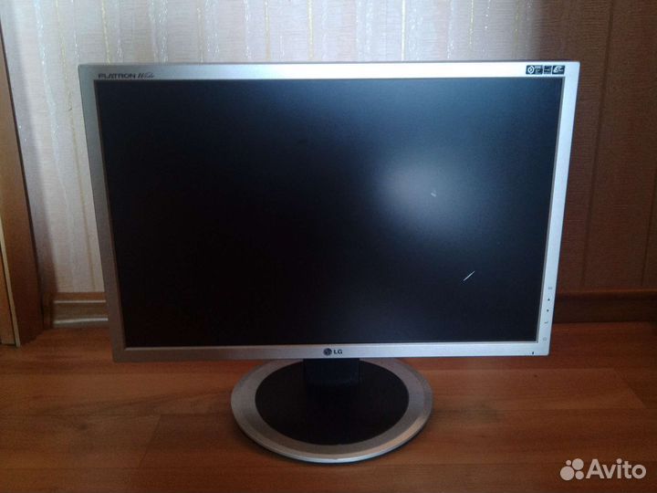 Монитор LG L204WT