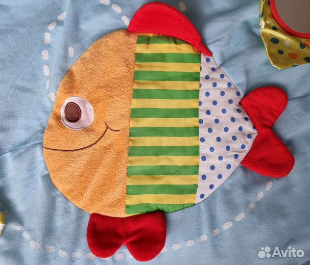 Развивающий коврик для малышей с дугами