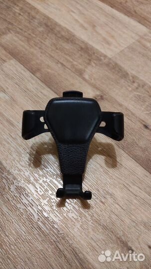 Держатель для телефона в машину