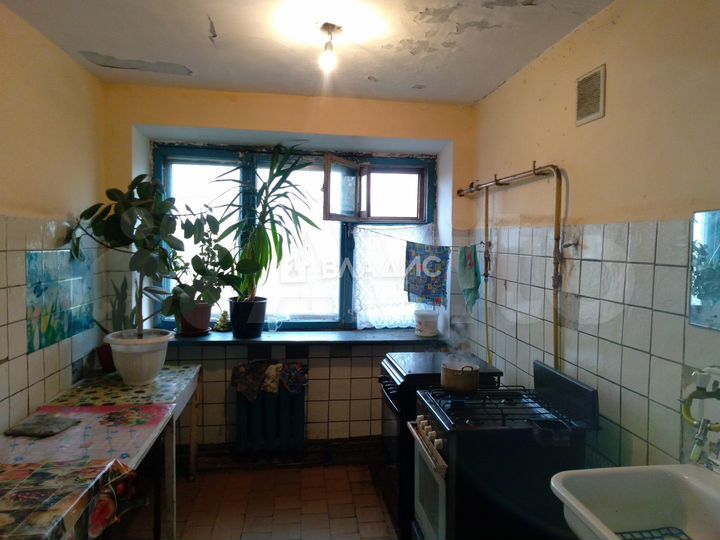 Комната 12,2 м² в > 9-к., 5/5 эт.