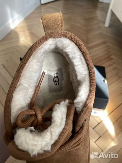 Ботинки UGG на шнуровке