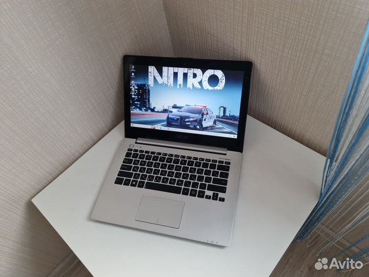 Ультрабук Asus 13.3 i3 сенсорный SSD