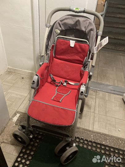 Красная коляска