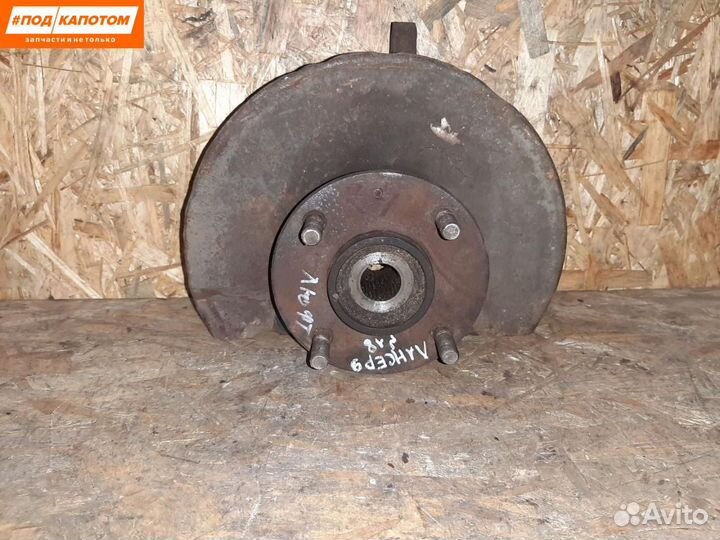 Кулак передний правый Mitsubishi Lancer 9