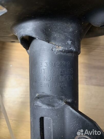 Стойки амортизотора