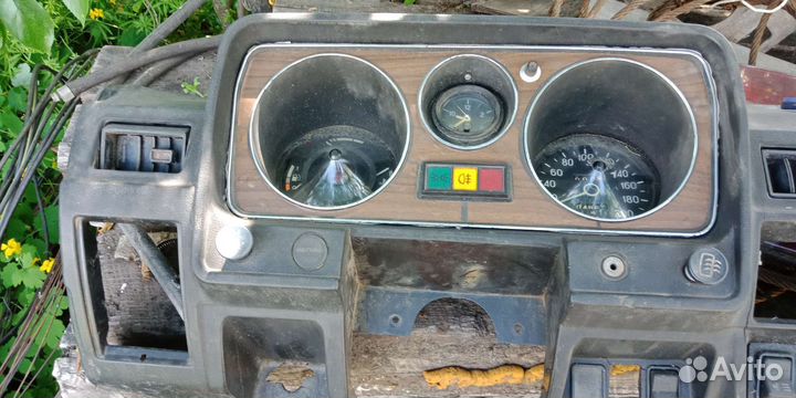 Панель приборов газ 2410