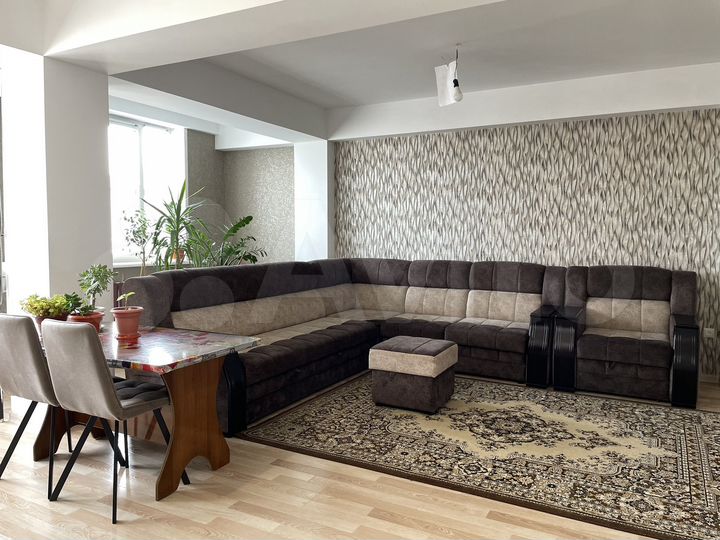 3-к. квартира, 112 м², 9/10 эт.