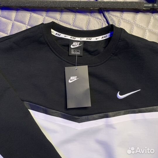 Спортивный костюм Nike оригинал новый