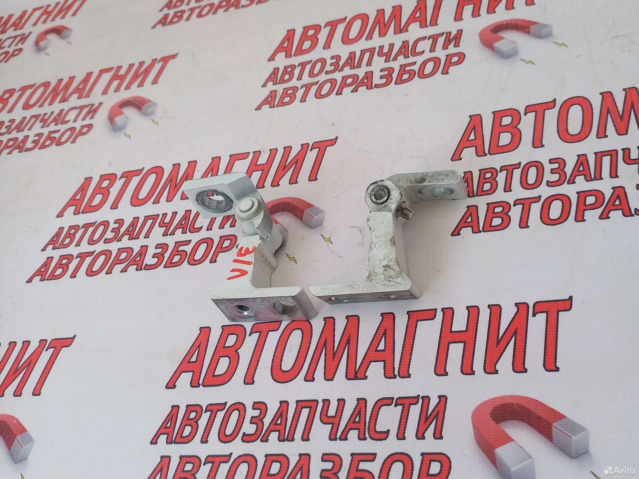 Петля двери задней левой Фольксваген Джетта 7