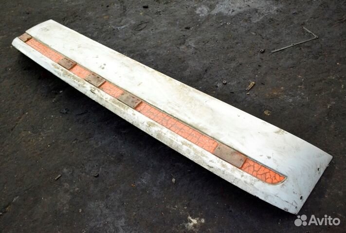 Солнцезащитный козырек freightliner FLC 120