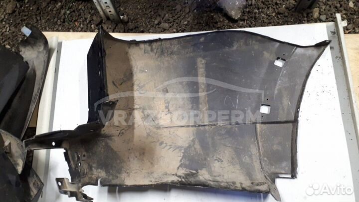 Бампер задний лев. Mitsubishi Pajero/Montero