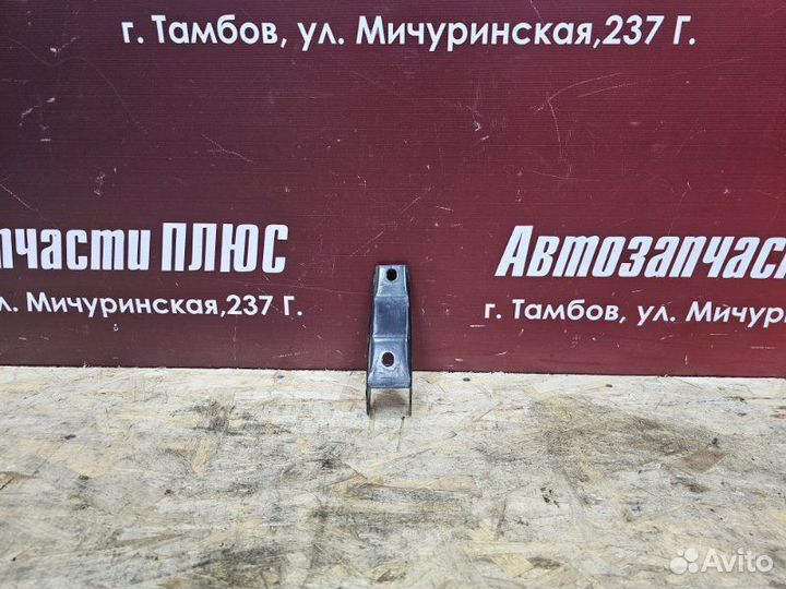 Кронштейн опоры двигателя Volkswagen Polo