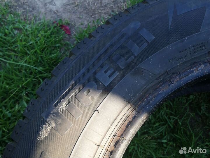 Pirelli Ice Zero 215/60 R16 99T